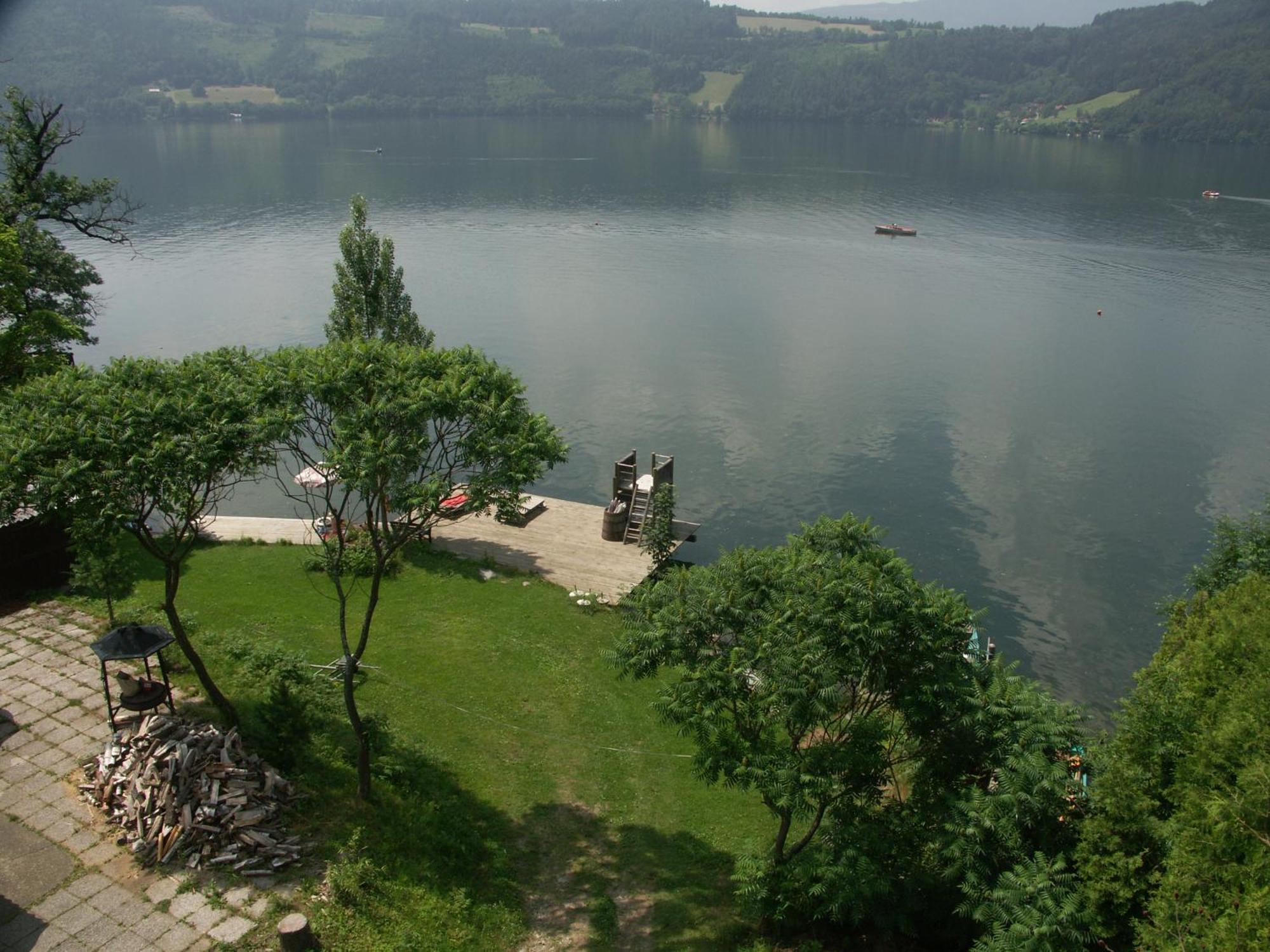 Ferienwohnungen Fischerhaus - Direkt Am See Millstatt Exterior photo